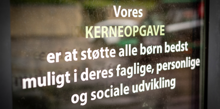 Kerneopgaven på døren på Sabro-Korsvejskolen